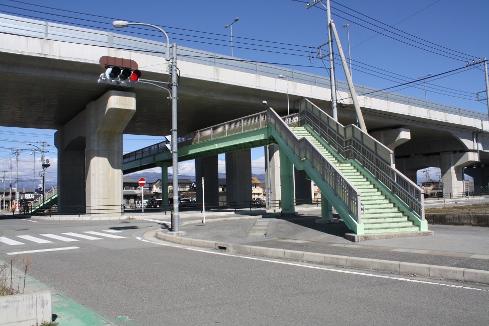 三村小通学路歩道橋